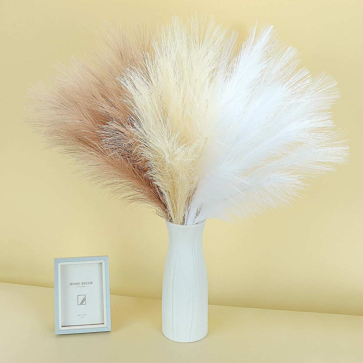 SeptCat 30 Pcs Pampas Grass Decor 21.7" Fluffy Faux Short Brown Pampas Grass Artificial Small Pompas Grass Flower Vase Filler for Home Wedding Living Room Wall Party Decoration