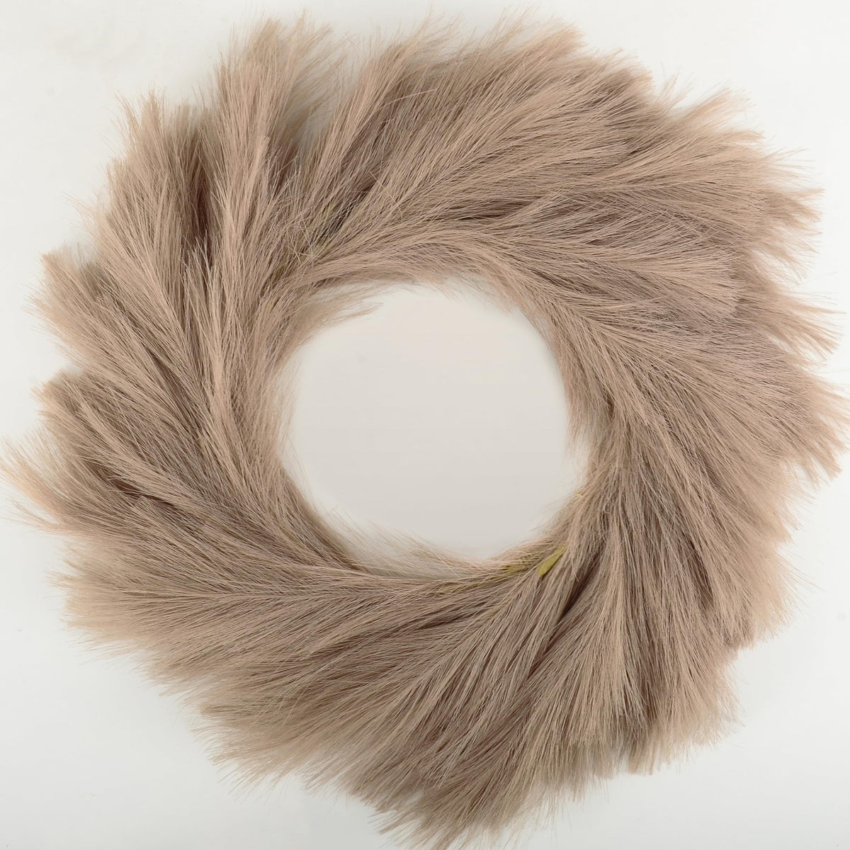 Perfnique Pampas Grass Wreath, 25'' Faux Pampas Wreath for Front Door, Artificial Pampas Wreath for All Seasons, Boho Wall Decor, Farmhouse Pampas Grass Garland, DIY Wreath Arrangement (Ivory&Taupe)